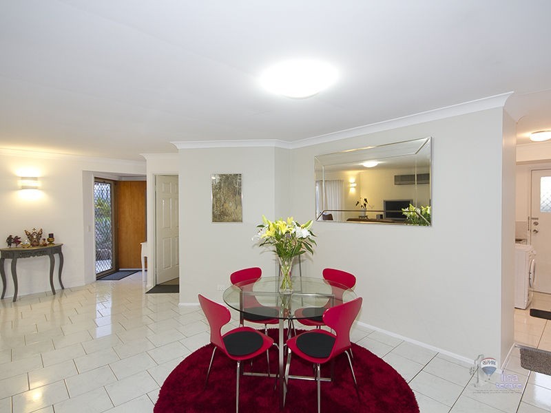 33 Loffs Road, Mount Ommaney QLD 4074