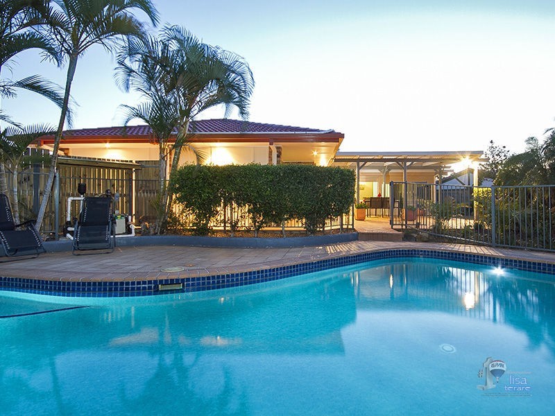 33 Loffs Road, Mount Ommaney QLD 4074