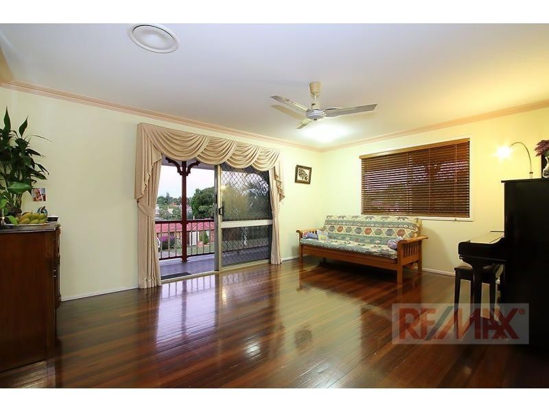 10 Gertrude McLeod Crescent, Middle Park QLD 4074