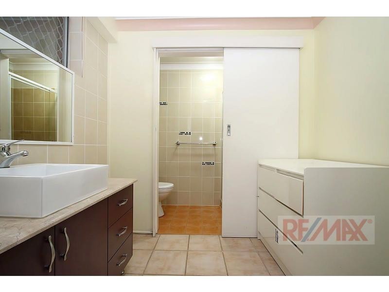 10 Gertrude McLeod Crescent, Middle Park QLD 4074