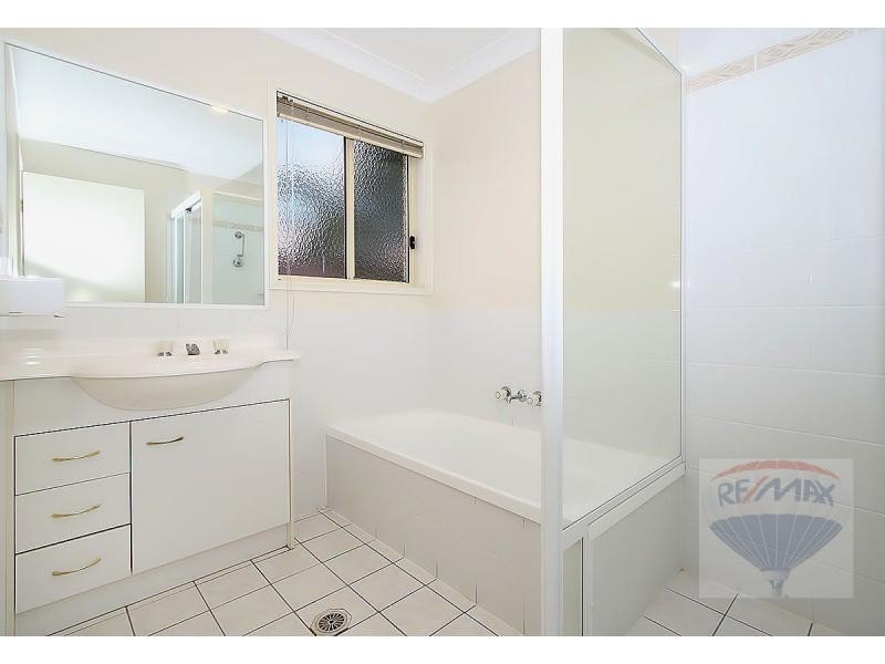 42 Homebush Crescent, Sinnamon Park QLD 4073