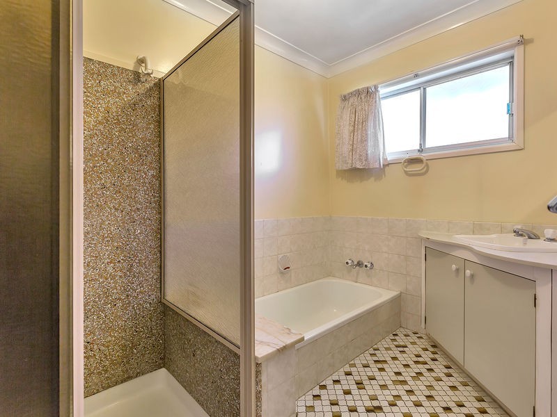 81 DANDENONG Road, Jamboree Heights QLD 4074