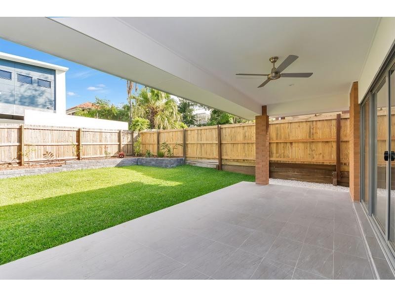 16 Howard Street, Oxley QLD 4075