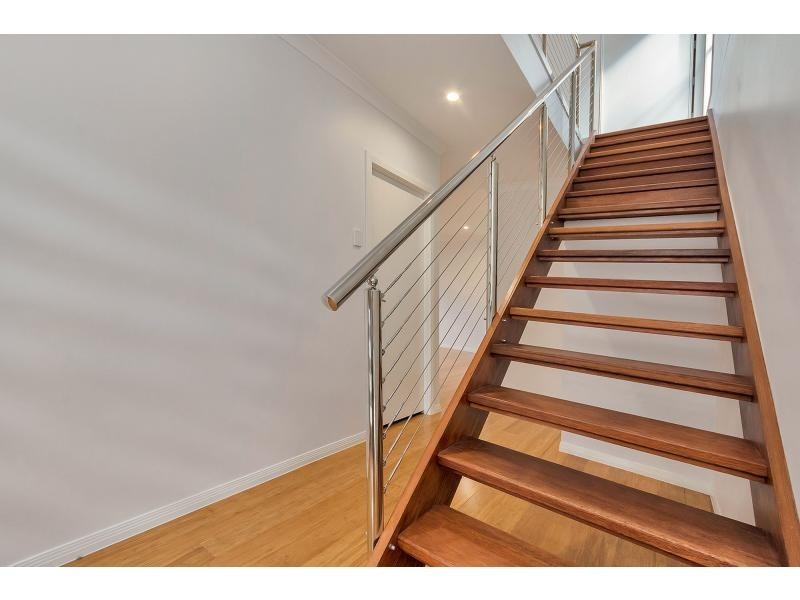 16 Howard Street, Oxley QLD 4075