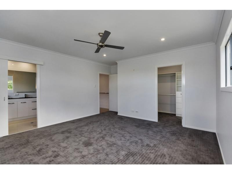 16 Howard Street, Oxley QLD 4075