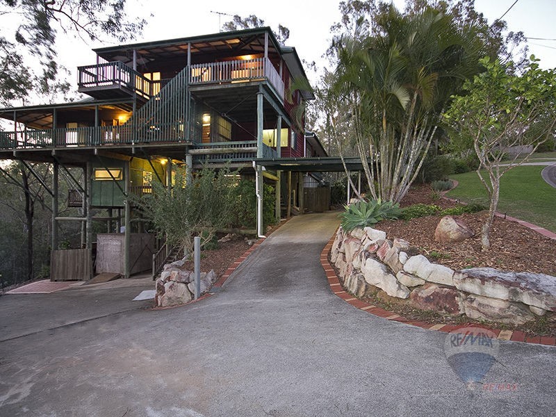 11 Quahlee Grove, Karana Downs QLD 4306