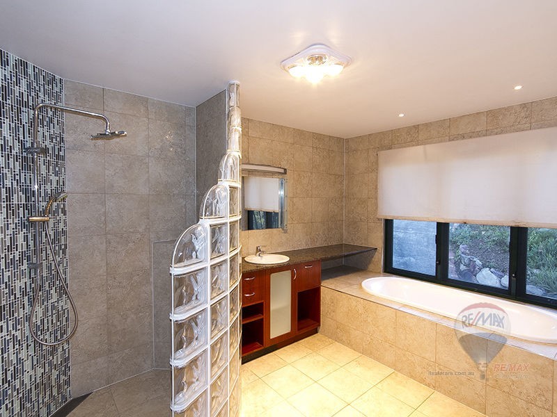 11 Quahlee Grove, Karana Downs QLD 4306