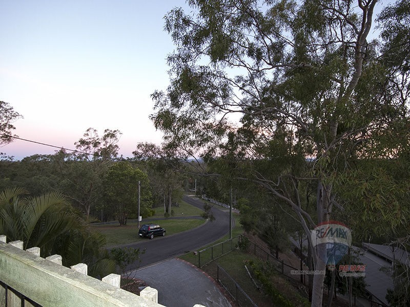 11 Quahlee Grove, Karana Downs QLD 4306