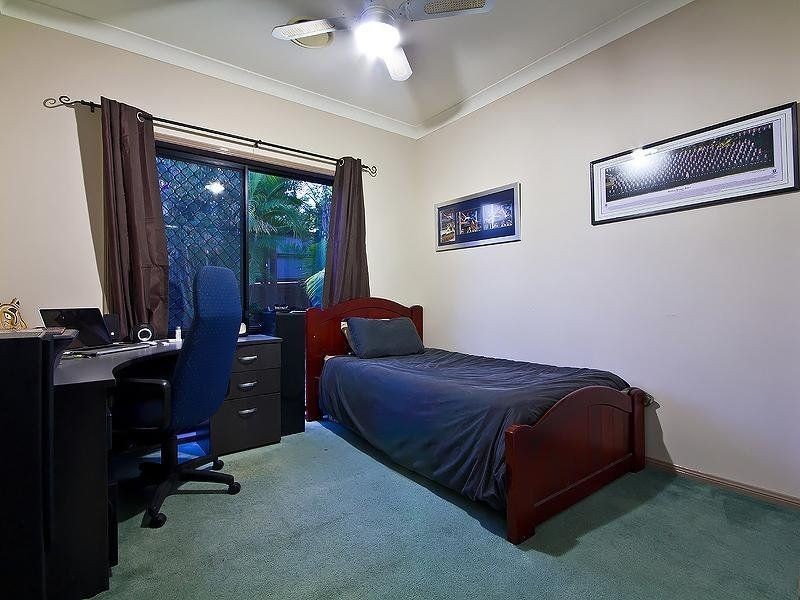 18 Bonney Place, Westlake QLD 4074