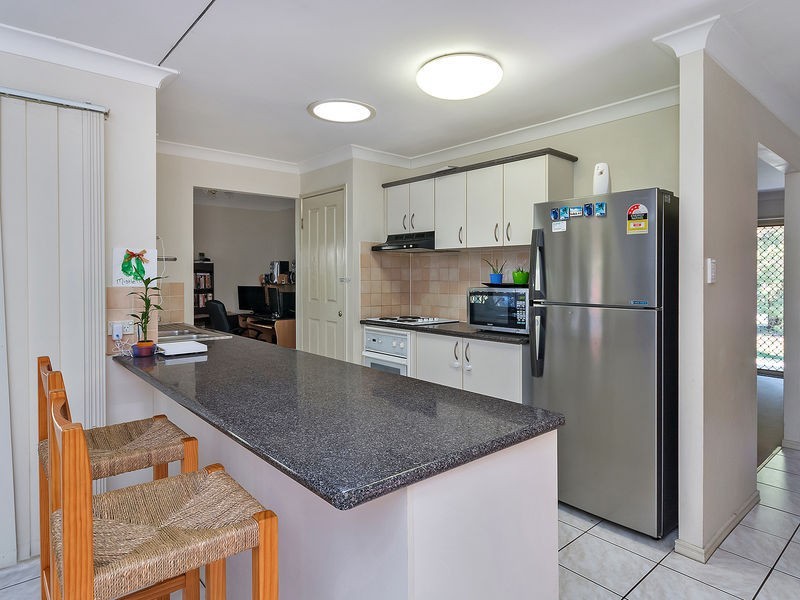 8 Palm Avenue, Raceview QLD 4305