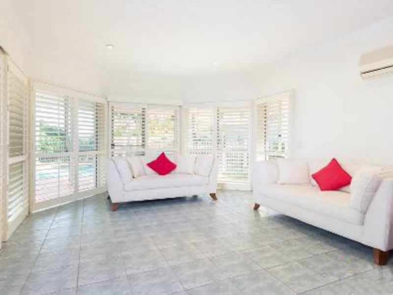 Mount Ommaney QLD 4074