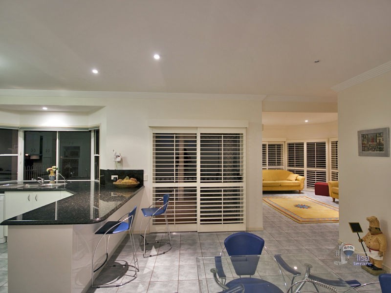 Mount Ommaney QLD 4074