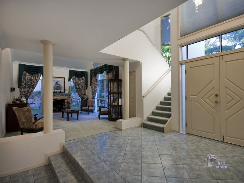 Mount Ommaney QLD 4074