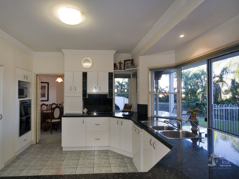 Mount Ommaney QLD 4074