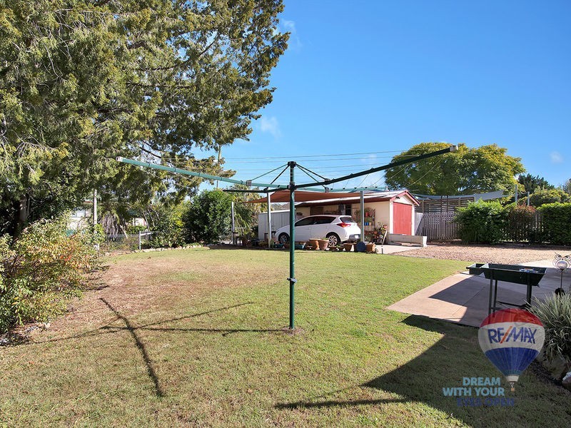 9 ROBERTS Street, North Ipswich QLD 4305
