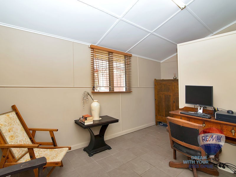 9 ROBERTS Street, North Ipswich QLD 4305