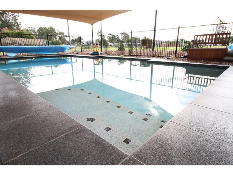 9 FORCEFUL Crescent, Karalee QLD 4306