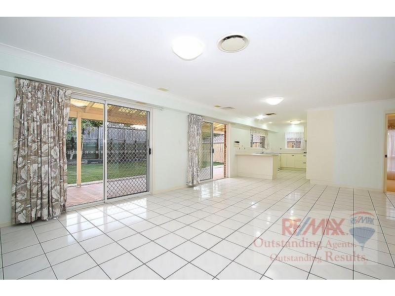 18 Dewsbury Street, Middle Park QLD 4074