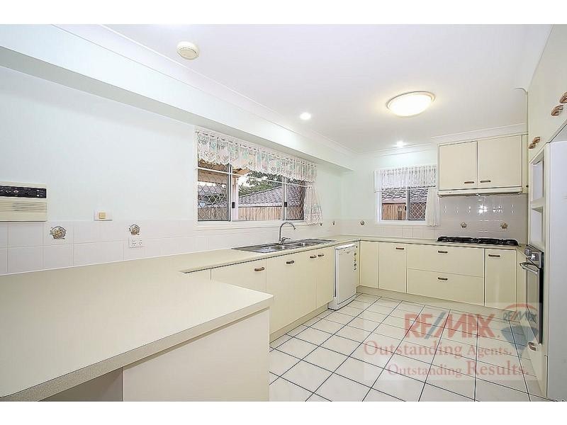 18 Dewsbury Street, Middle Park QLD 4074