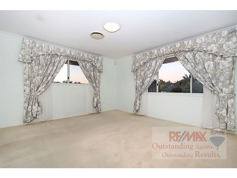 18 Dewsbury Street, Middle Park QLD 4074