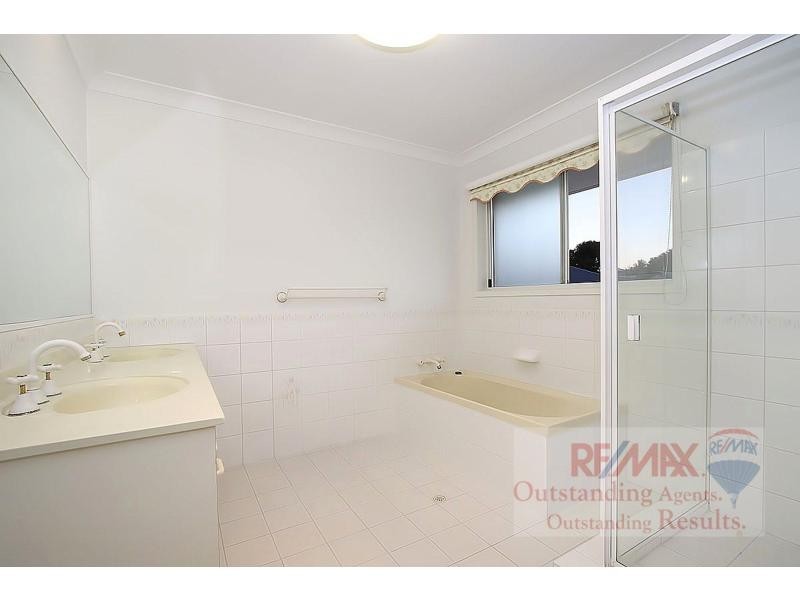 18 Dewsbury Street, Middle Park QLD 4074