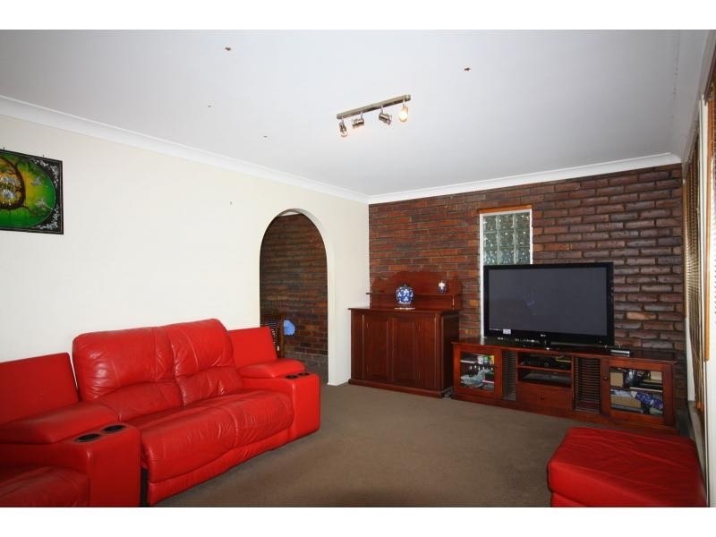 61 Prosser Street, Riverhills QLD 4074