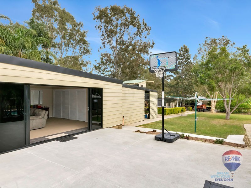 29 STUART Street, Barellan Point QLD 4306