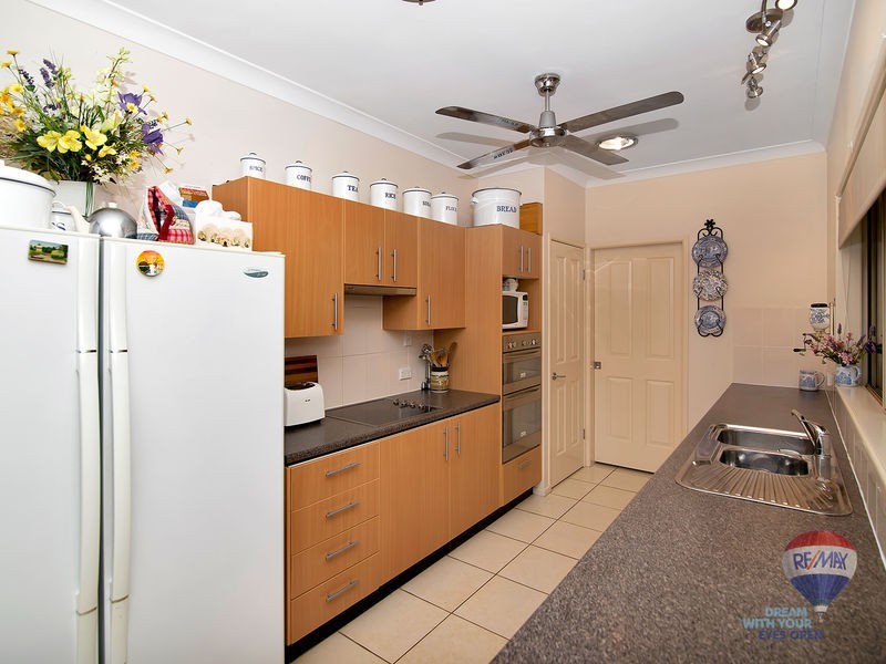 42 CABERNET Crescent, Pine Mountain QLD 4306