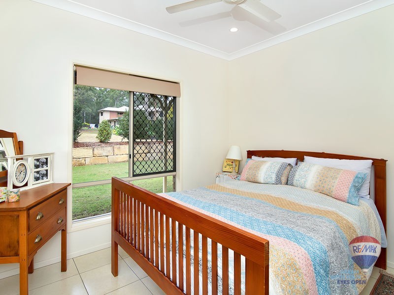 42 CABERNET Crescent, Pine Mountain QLD 4306