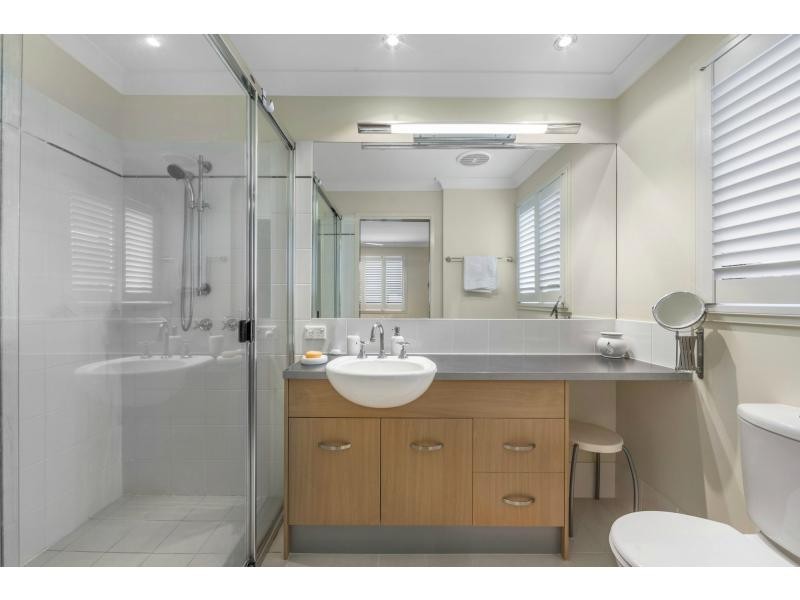 20 Central Avenue, Mount Ommaney QLD 4074