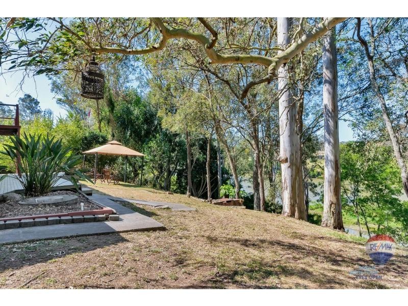 76 Leichhardt Crescent, Barellan Point QLD 4306