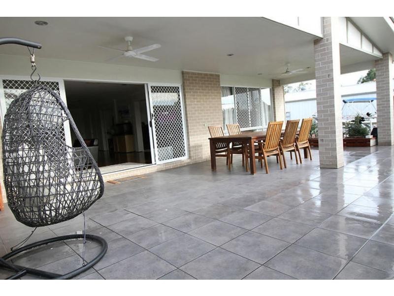 9 Forceful Crescent, Karalee QLD 4306