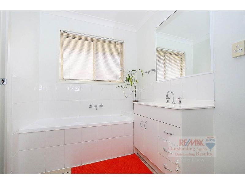 9 Emily Place, Sumner QLD 4074