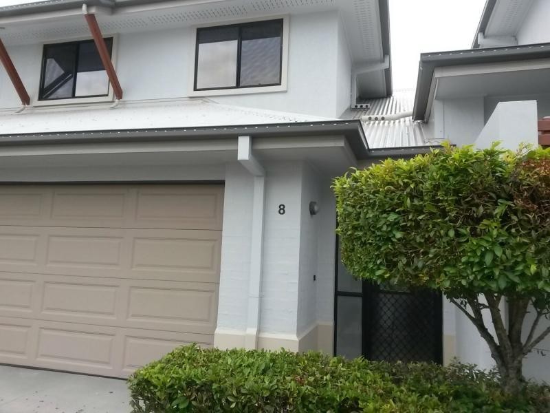 8/5 Central Avenue, Mount Ommaney QLD 4074