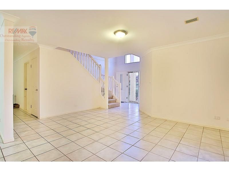 1 Bruan Close, Middle Park QLD 4074