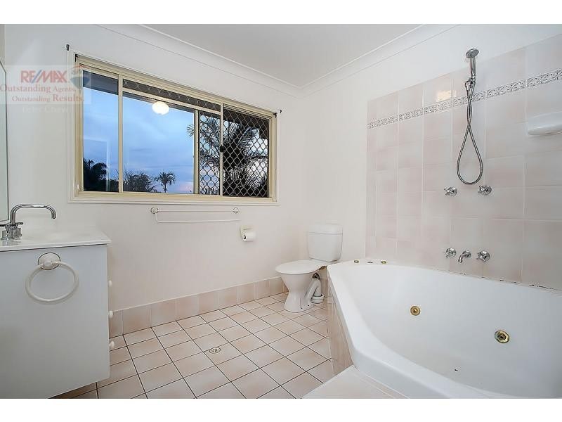 1 Bruan Close, Middle Park QLD 4074