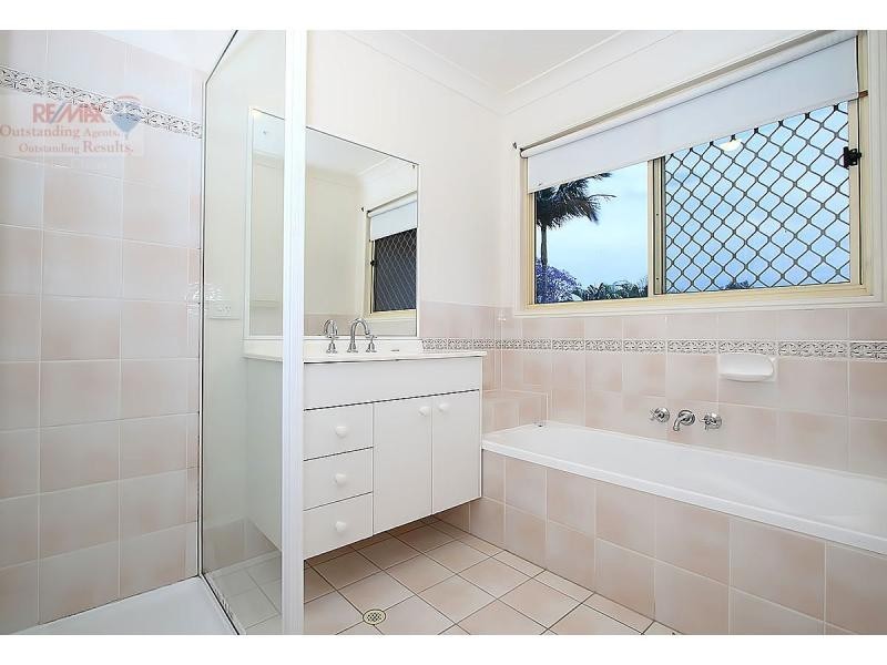 1 Bruan Close, Middle Park QLD 4074