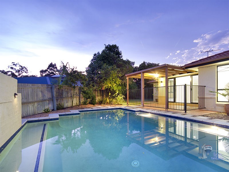 7 Daniel Close, Sinnamon Park QLD 4073