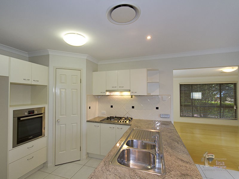 7 Daniel Close, Sinnamon Park QLD 4073