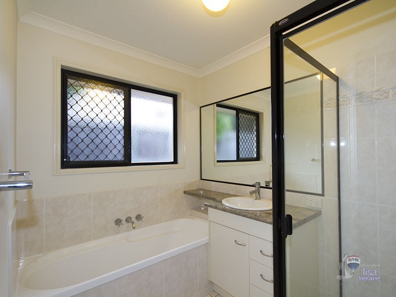 7 Daniel Close, Sinnamon Park QLD 4073