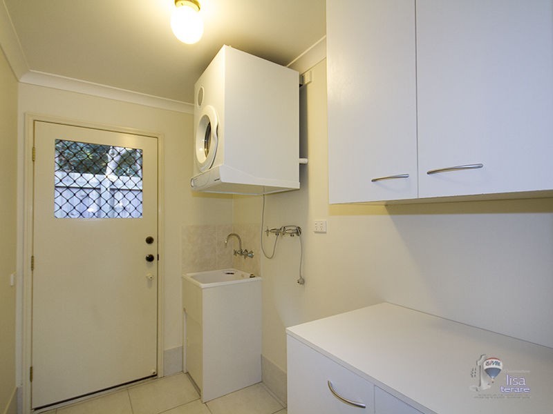 7 Daniel Close, Sinnamon Park QLD 4073