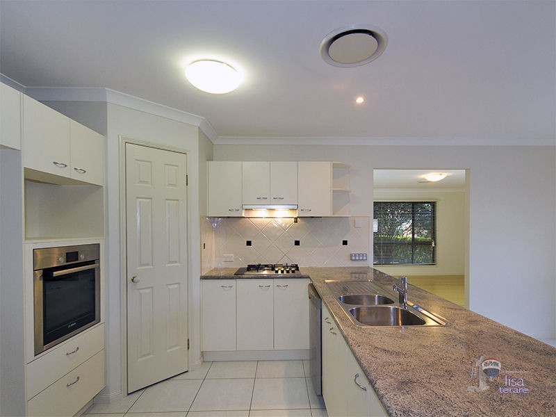 7 Daniel Close, Sinnamon Park QLD 4073