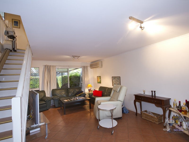 8/62 Dewsbury Street, Middle Park QLD 4074