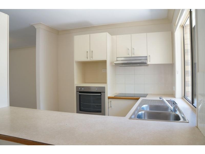 11 Hounslow Way, Seventeen Mile Rocks QLD 4073
