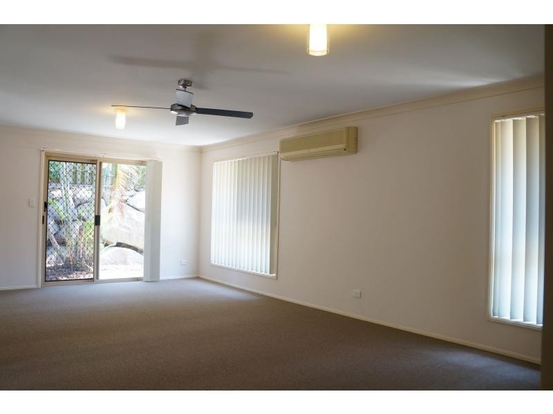11 Hounslow Way, Seventeen Mile Rocks QLD 4073