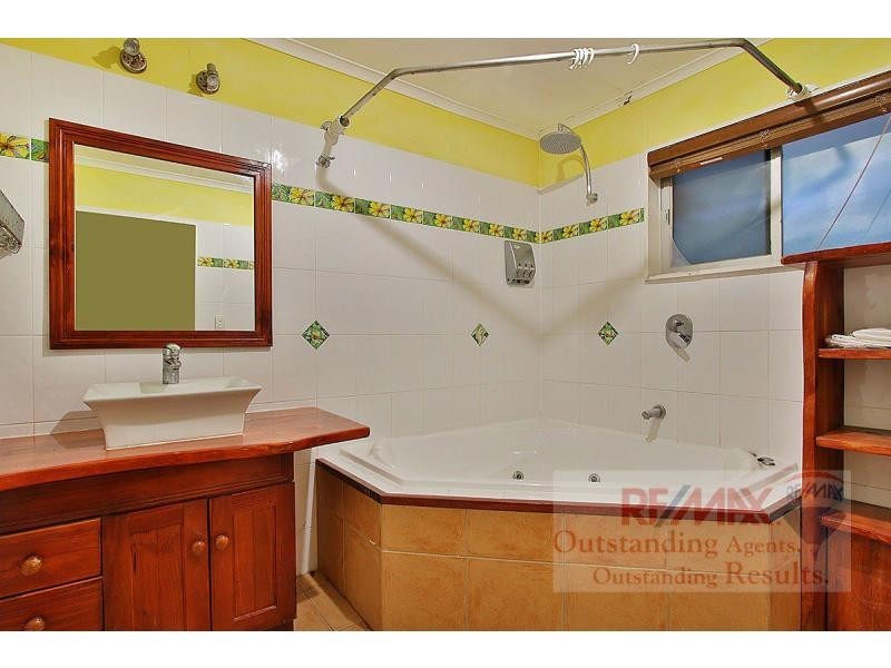 101 Weekes Road, Moggill QLD 4070