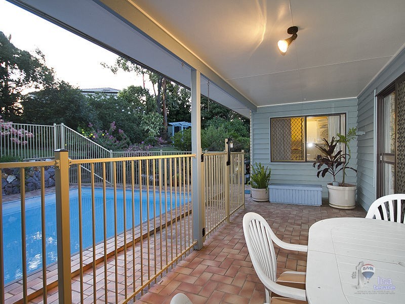 2 Mitchell Court, Mount Ommaney QLD 4074