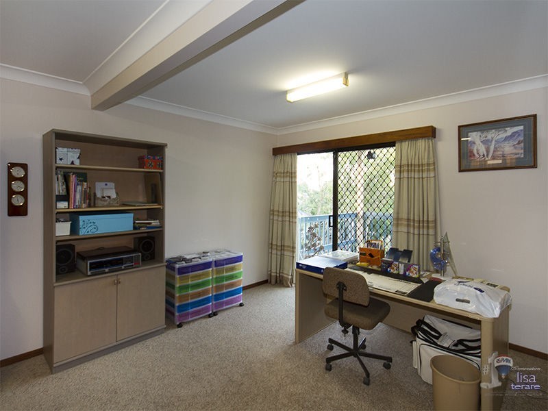 2 Mitchell Court, Mount Ommaney QLD 4074