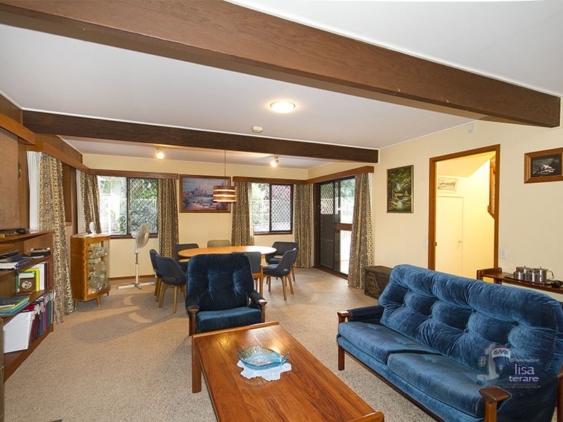 2 Mitchell Court, Mount Ommaney QLD 4074