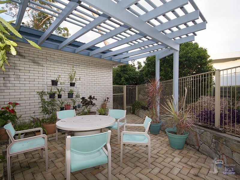 2 Mitchell Court, Mount Ommaney QLD 4074